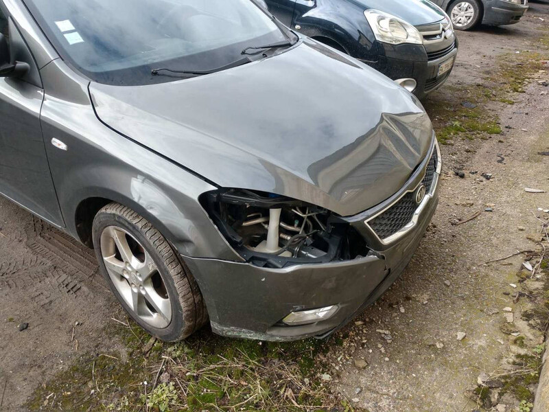 Капот Kia Cee`d универсал 2010 г.  1.6 л дизель Ровно