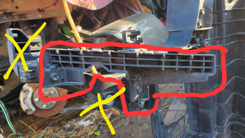 Кріплення переднього бампера Kia Cee`d хетчбек 2013 р.  1.6 л бензин Харків