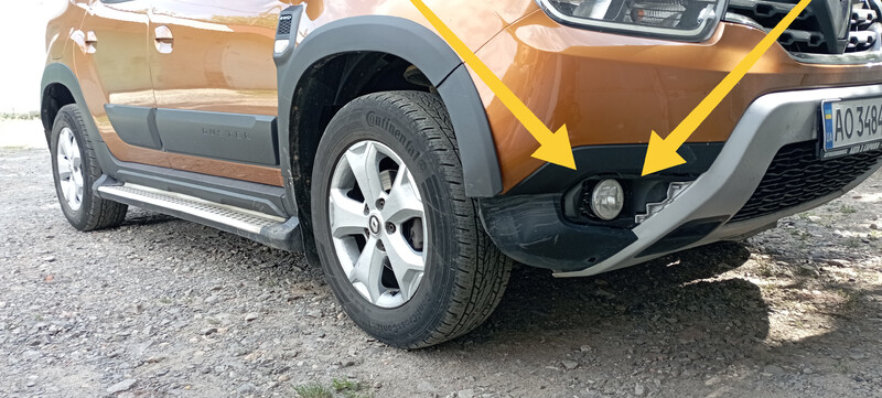 Накладка туманки (черная) Renault Duster  2018 универсал 1.5 Дизель Мукачево