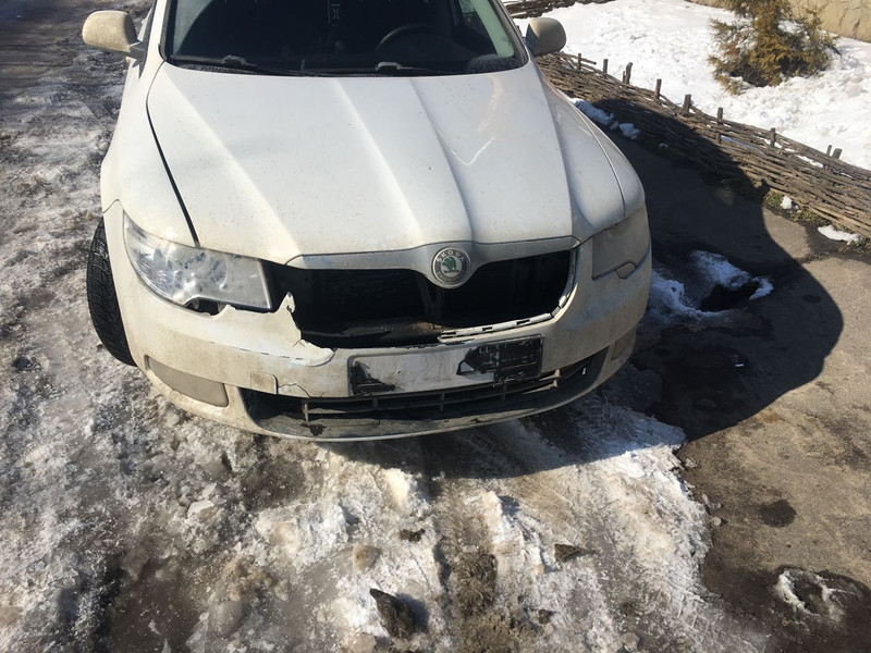 2 решотки верх і низ Skoda Superb 2  2009 2.0 Бензин 