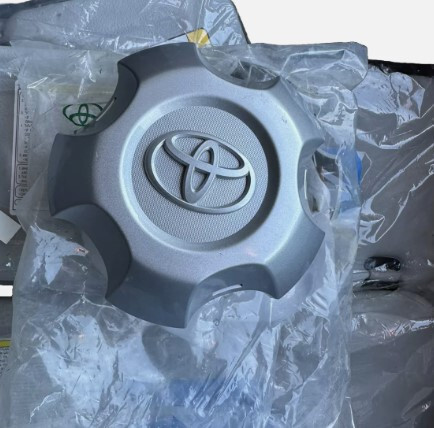 Колпак ступицы колеса 4260B-60020   Toyota Land Cruiser