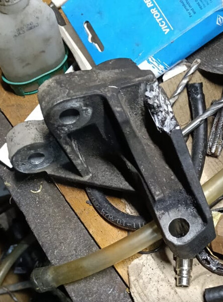 Кронштейн КПП Ford Galaxy  2009 хэтчбек 2.2 Дизель 