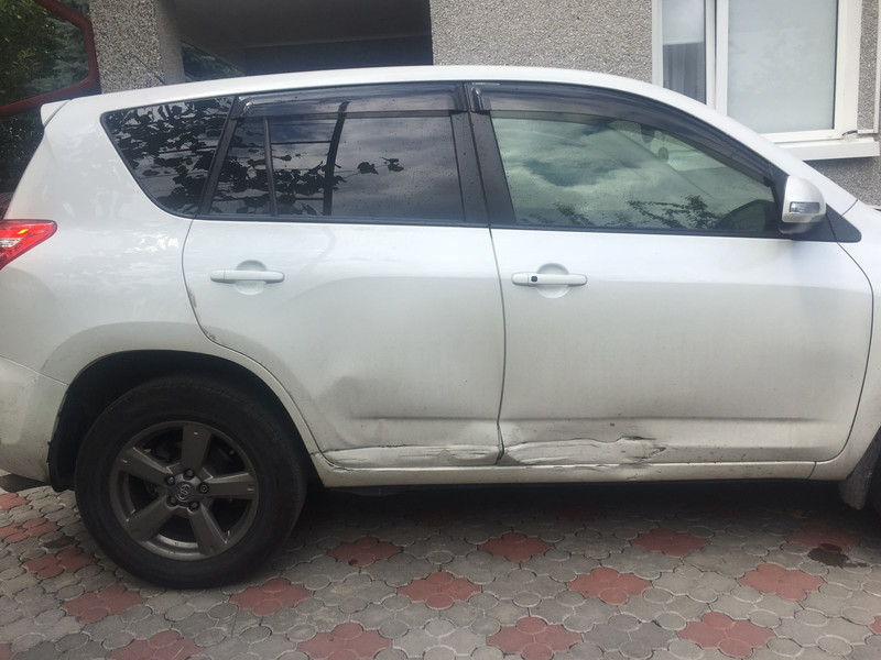 Две двери правих Toyota Rav 4 универсал 2012 г.  2.0 л бензин Тернополь