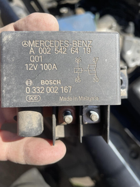 Реле-регулятор генератора A0025426419   Mercedes E-Class