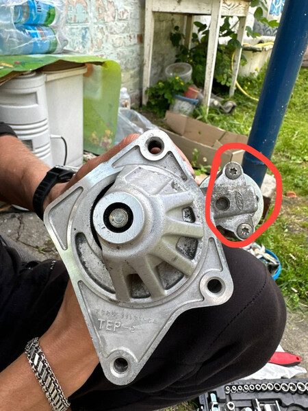 Втягуєще реле стартера Mazda BT-50 2000 г.  5.0 л дизель Ровно