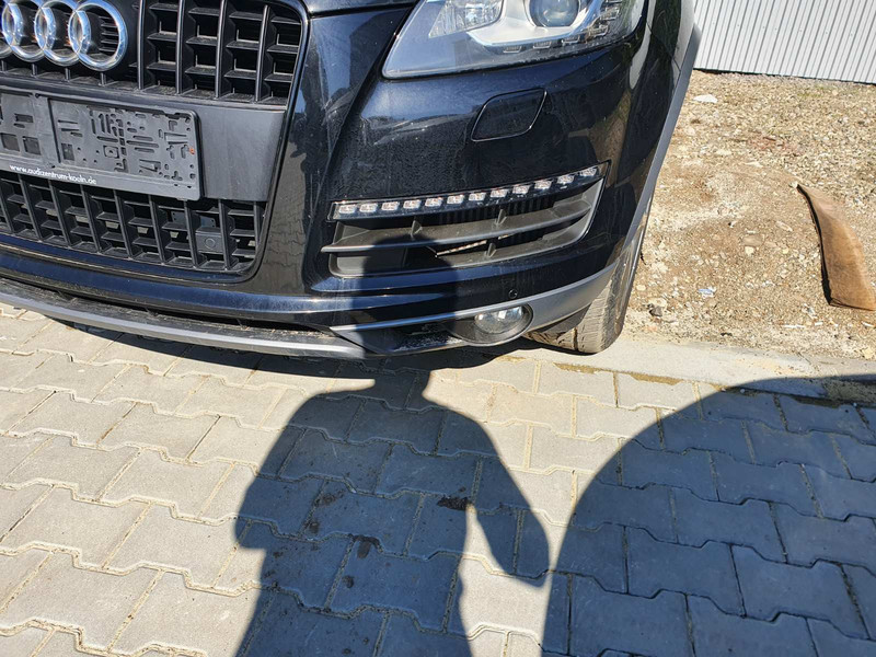 Облицовка бампера Audi Q7 2013 г.  3.0 л дизель Черновцы