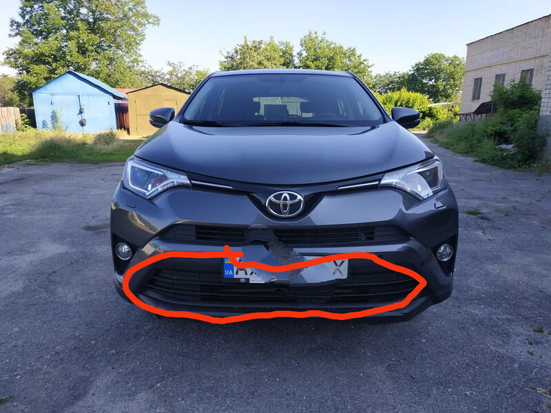 Решітка бампера Toyota RAV4 2017 р.  2.0 л бензин Ахтирка