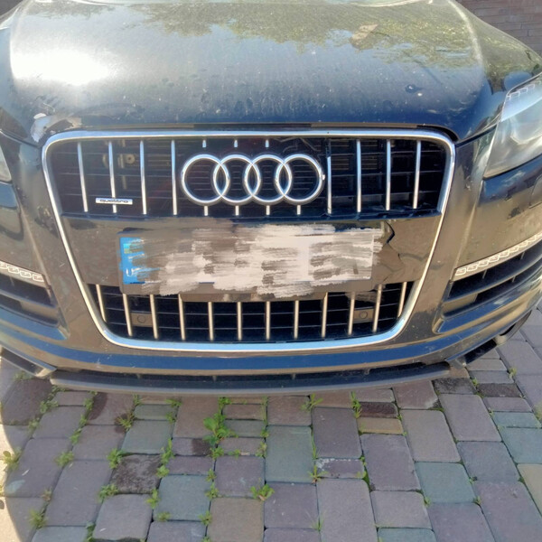 Передняя решетка Audi Q7  2013 4.0 Бензин Ивано-Франковск