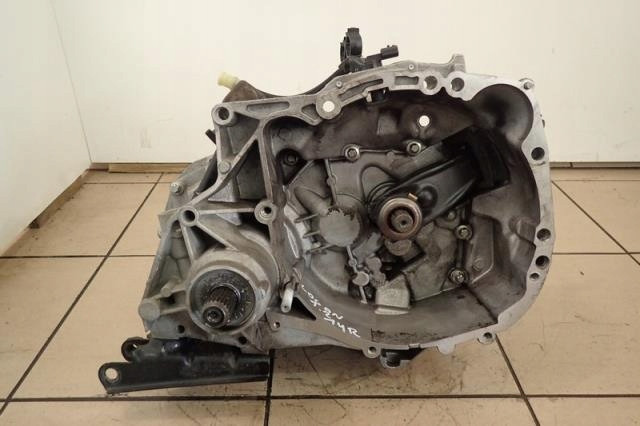Коробка передач Renault Logan 2 2015 хэтчбек 1.2 Бензин Васильков