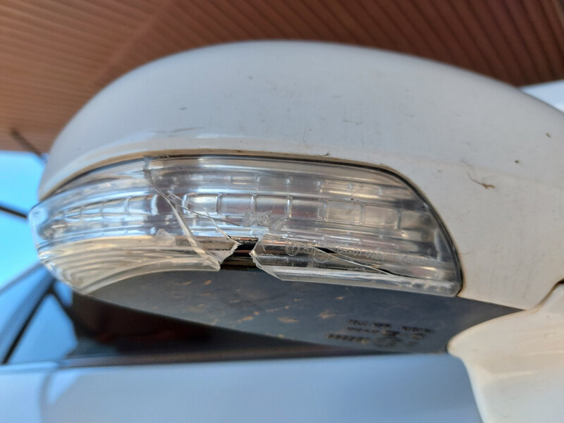 Поворотник зеркала Toyota Avensis  2013 1.8 Бензин Днепр