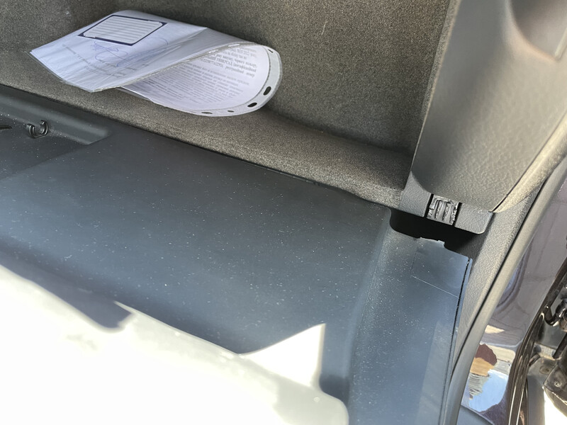 Кришка бардачка Audi A4 B7 універсал 2006 р.  2.0 л дизель Павлоград