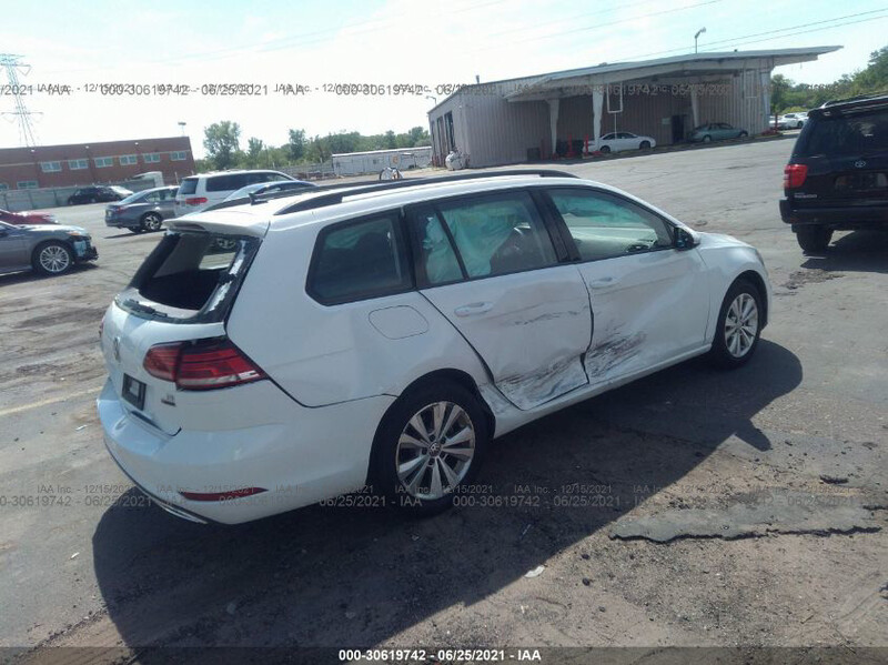 Двері задні праві 5G4833312   Volkswagen Golf