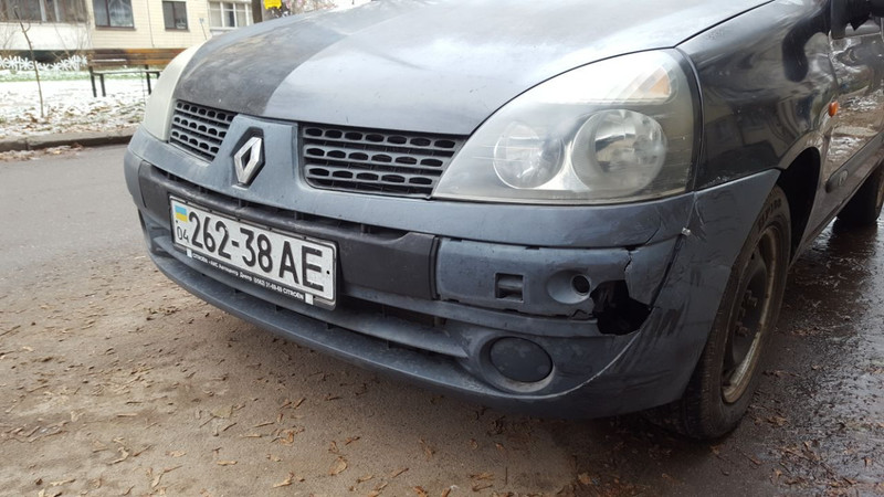 Бампер передний Renault Symbol 2003 г.  1.4 л бензин Днепр