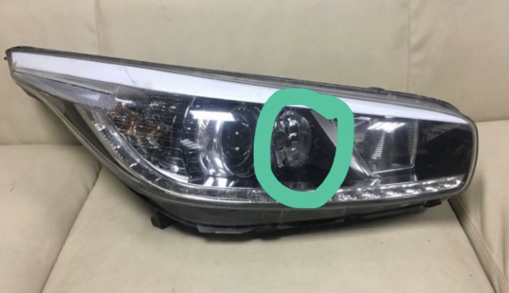 Фара передняя Kia Cee`d JD хэтчбек 2013 г.  1.6 л бензин Киев