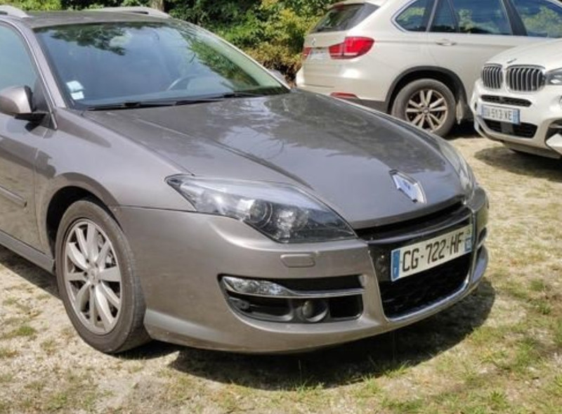 Бампер передній Renault Laguna 3  2011 2.0 Дизель 