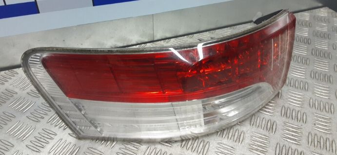 Левый задний наружный стоп Toyota Avensis  2009 универсал 2.0 Бензин Киев