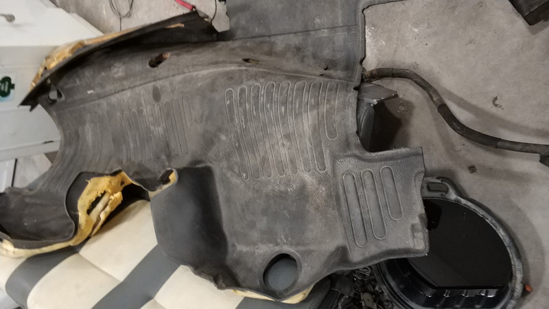 Коврик, підлога Renault Master 2013 г.  2.3 л дизель Луцк