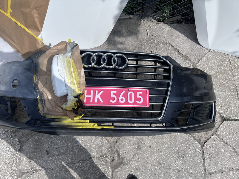 Решетка бампера Audi A6 C7  2016 2.0 Бензин Луцк