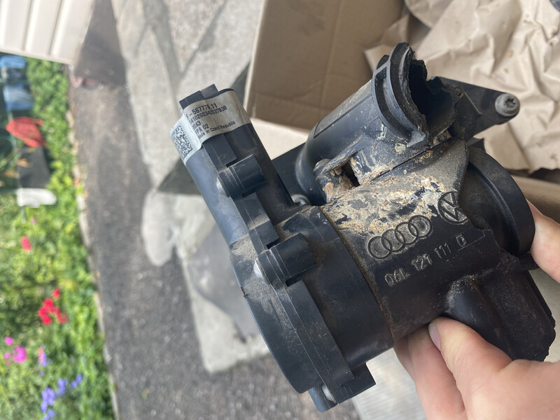 Корпус помпы Audi A3 2014 г.  1.8 л бензин Житомир