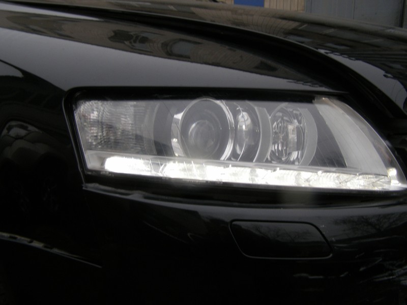 Фара правая Xenon с ходовыми огнями и мех доворота Audi A6 4F20QH 2009 2.8 Бензин Киев