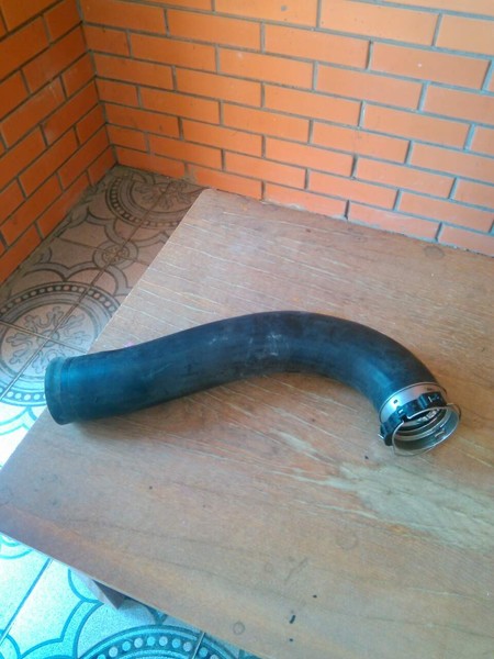 Патрубок интеркулера длинный Opel Movano  2014 2.3 Дизель 