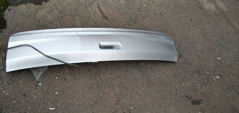 Пластик крышки багажника Honda CR-V 4  2013 2.4 Бензин Киев
