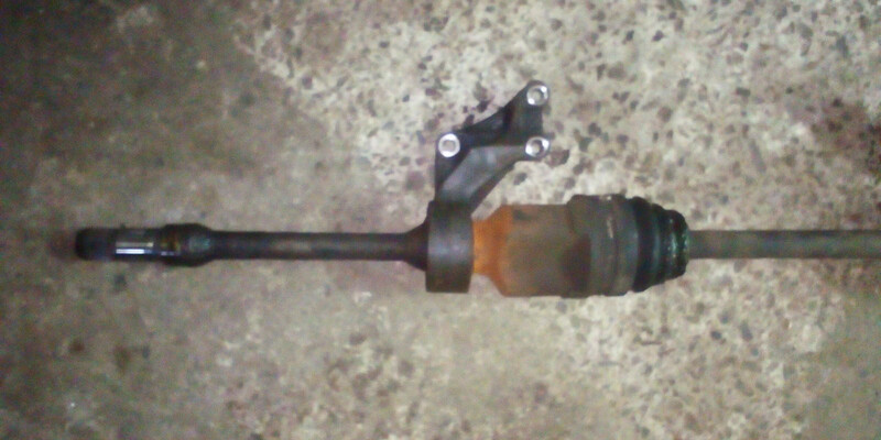 Правая полуось (привод) Mazda 323  1993 1.8 Бензин 