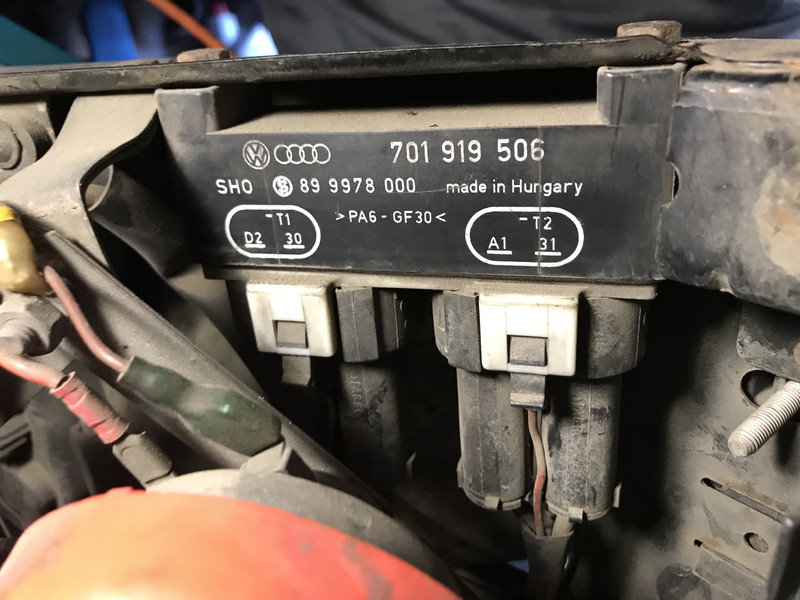 Блок керування вентилятором Volkswagen T4 (Transporter)  1999 1.9 Дизель 