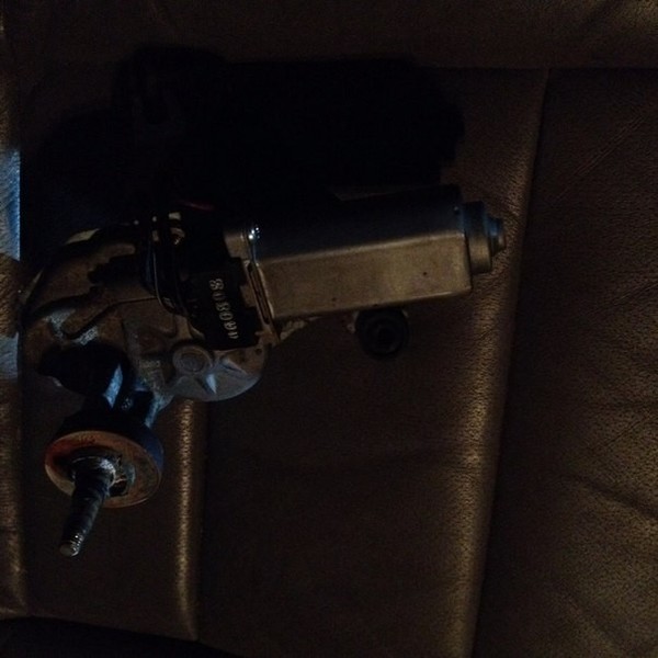 Моторчик очистителя заднего стекла Kia Sorento универсал 2006 г.  2.5 л дизель Киев