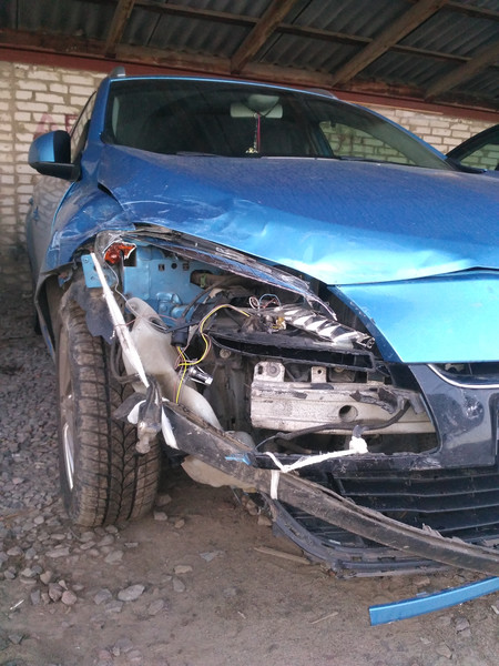 Бампер передний Renault Megane 3 универсал 2012 г.  1.5 л дизель Луцк