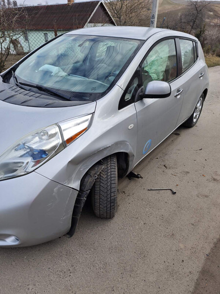 Крыло переднее левое Nissan Leaf  2011 Ровно