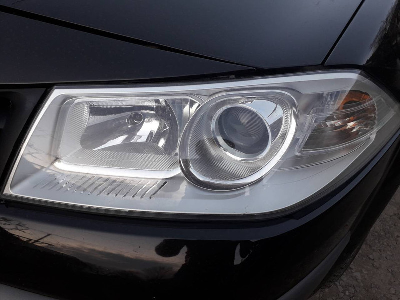 Правая передняя фара Renault Megane 2 2008 универсал 1.6 Бензин Черкассы