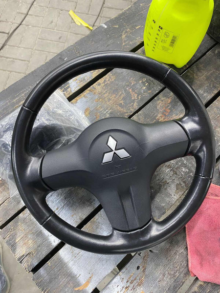 Руль з подушкою Mitsubishi Lancer 9  2007 1.6 Бензин Ровно