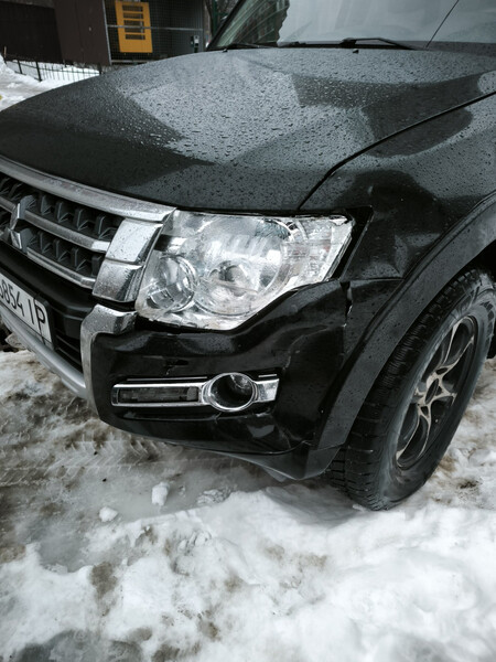 Бампер передний левая сторона все Mitsubishi Pajero Wagon  2017 2.5 Бензин Киев