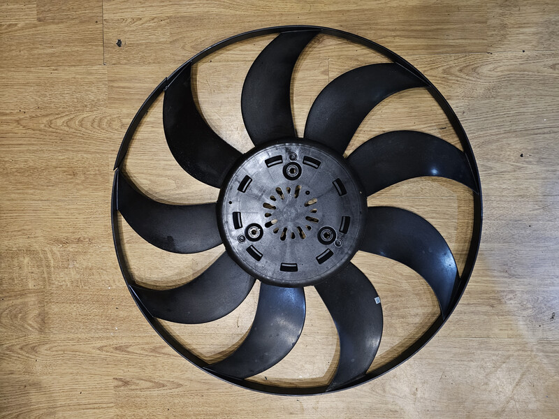 Патрубок радиатора А0089976489   Mercedes V-Class