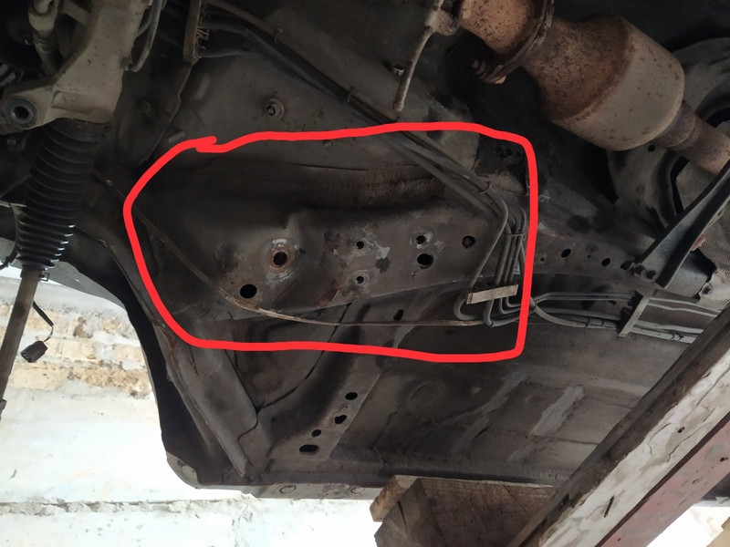 Усилитель кузова Mazda 3 BK  2004 хэтчбек 2.0 Бензин Одесса