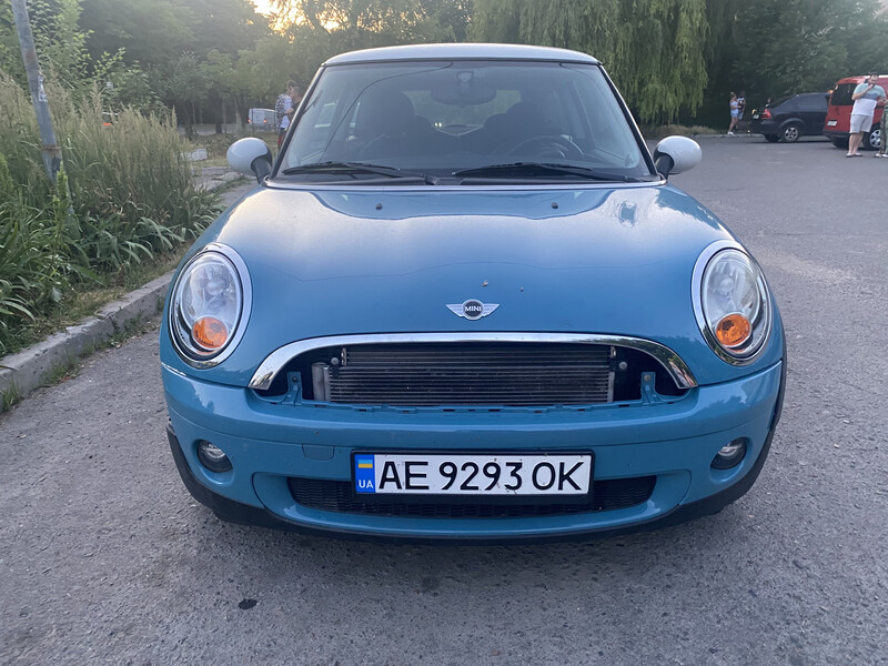 Решетка радиатора MINI Cooper купе 2010 г.  1.6 л бензин Днепр