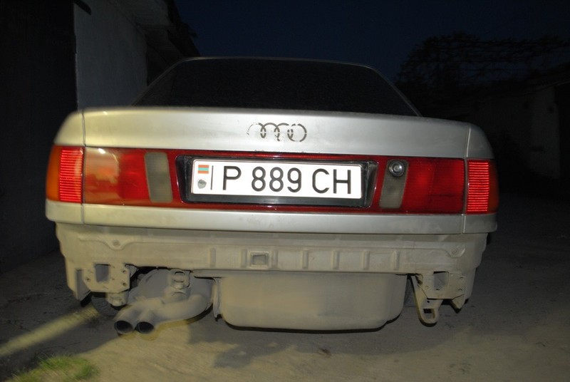 Задняя бленда hella Audi 100 C4  1992 2.6 Бензин 