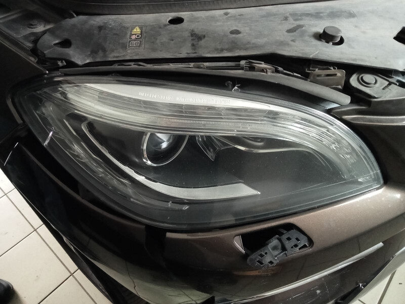 Фара передня права 1668205559   Mercedes M-Class