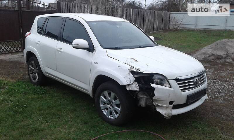 Фара передня права Toyota RAV4 2010 р.  2.2 л дизель Прилуки