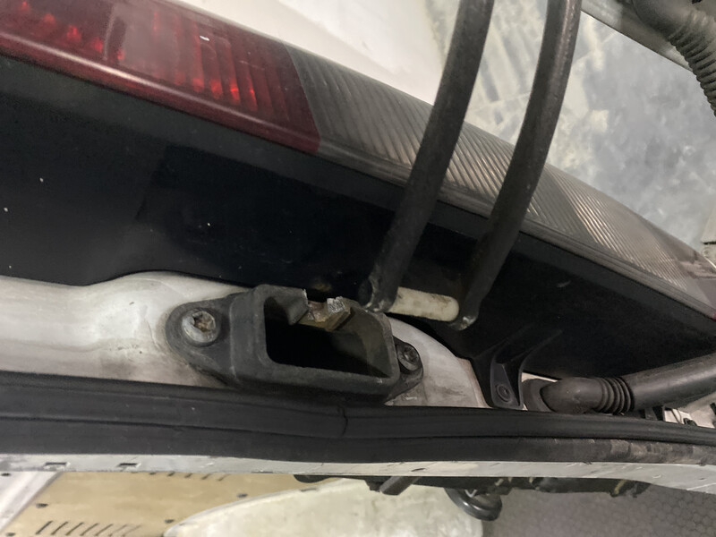 Ограничитель дверей Mercedes-Benz Vito  2005 2.2 Дизель Киев