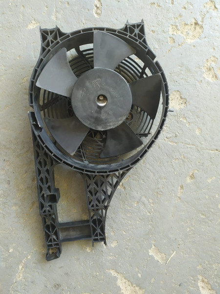 Дифузор радіатора кондиціонера Nissan Tiida C11  2007 хетчбек 1.6 Бензин 