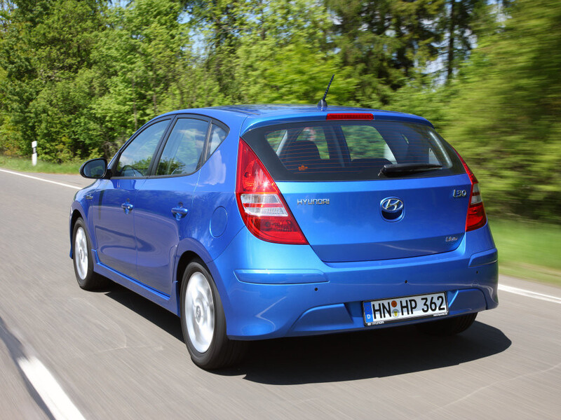 Задний бампер Hyundai i30 хэтчбек 2011 г.  1.6 л бензин Киев