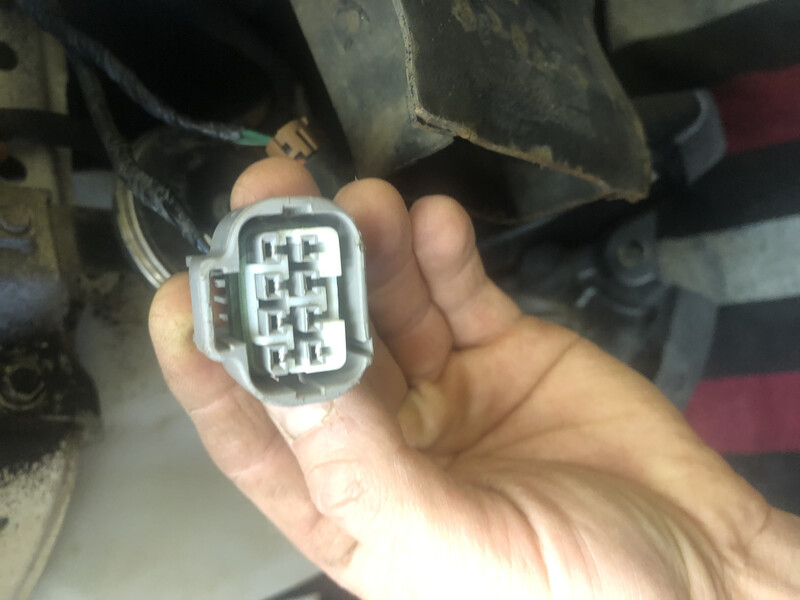 Разъёмы передних фар Subaru Forester SJ  2016 2.5 Бензин 