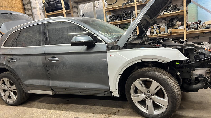 Накладка правой двери Audi Q5  2018 2.0 Бензин Полтава