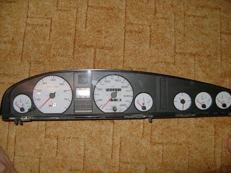 Приборная панель Audi 100 C3  1989 2.3 Бензин Кременчуг