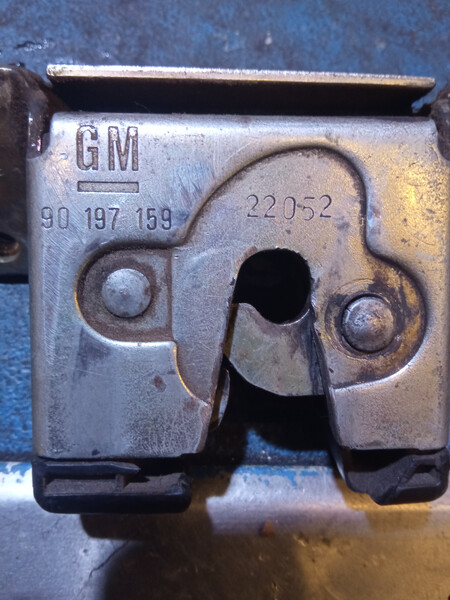 Замок дверей багажника Opel Kadett E  1988 універсал 1.6 Дизель Олександрія