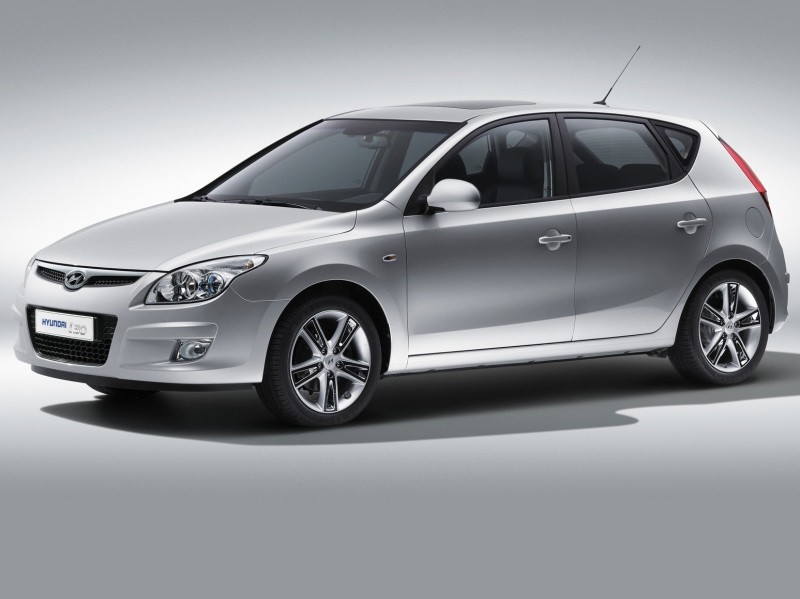 Капот Hyundai i30  2010 хетчбек 1.6 Бензин 