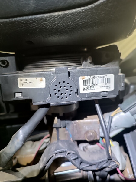 Переключатель дворников Citroen Berlingo  2006 универсал 1.4 Бензин 