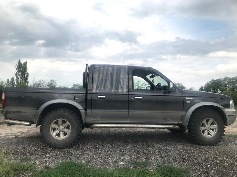 Стекло двери ліве і праве зад Ford Ranger  2004 2.5 Дизель Куликов